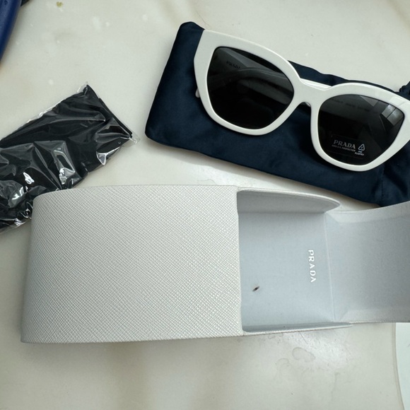 Prada Cream Cat-Eye Sunglasses with Dark Lenses - Picture 7 of 8